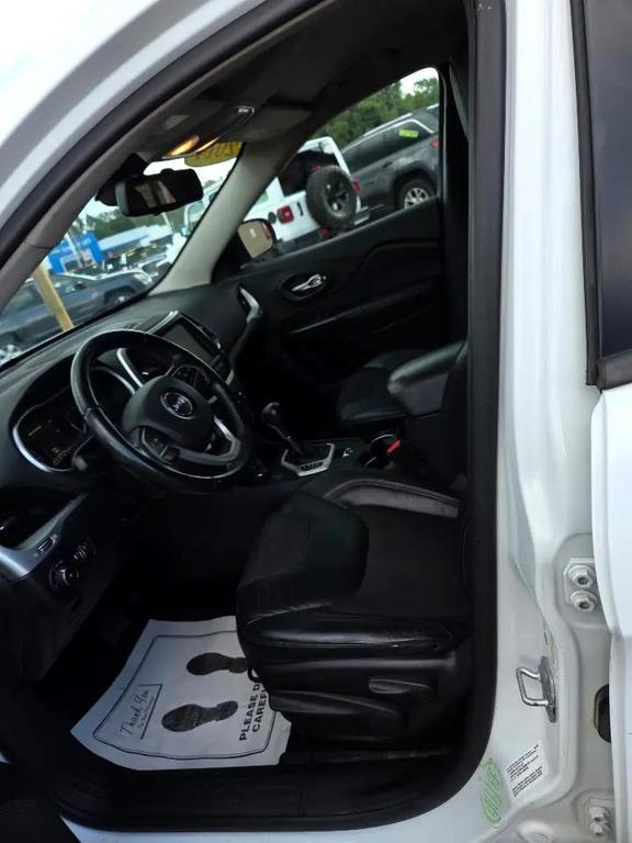 used 2014 Jeep Cherokee car, priced at $7,995