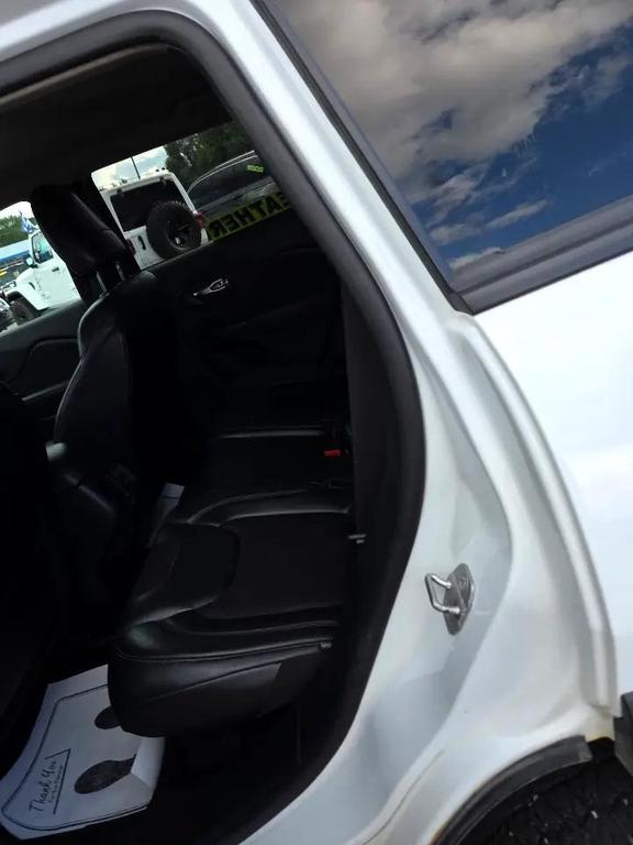 used 2014 Jeep Cherokee car, priced at $7,995