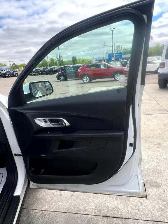 used 2017 Chevrolet Equinox car, priced at $5,995