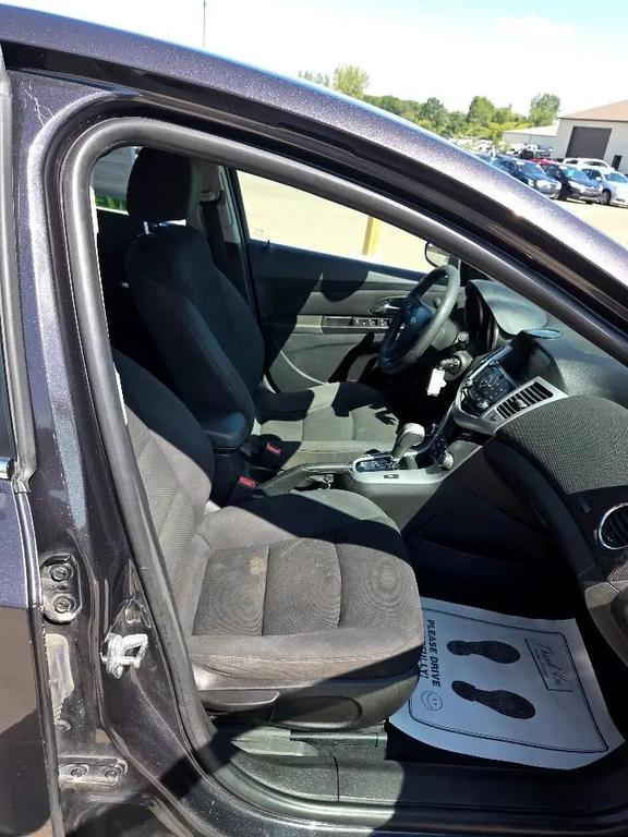 used 2016 Chevrolet Cruze Limited car, priced at $5,495