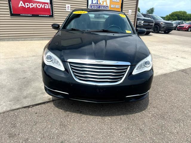 used 2014 Chrysler 200 car, priced at $2,795