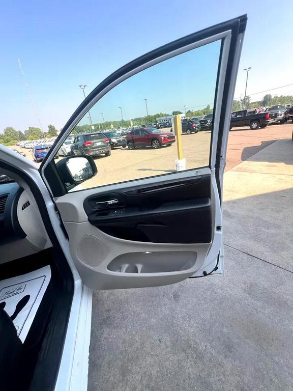 used 2014 Dodge Grand Caravan car, priced at $3,995