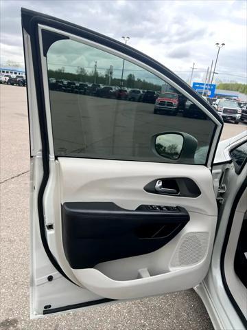 used 2020 Chrysler Pacifica car, priced at $12,995