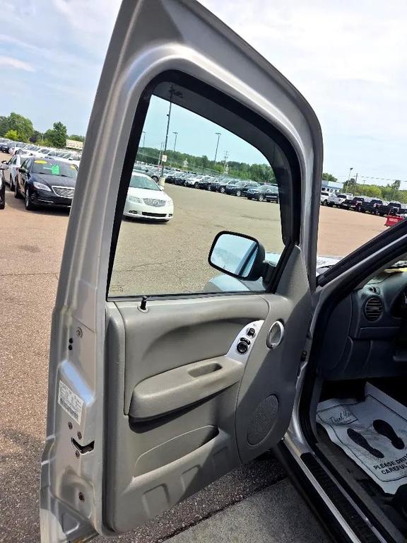 used 2006 Jeep Liberty car, priced at $3,295