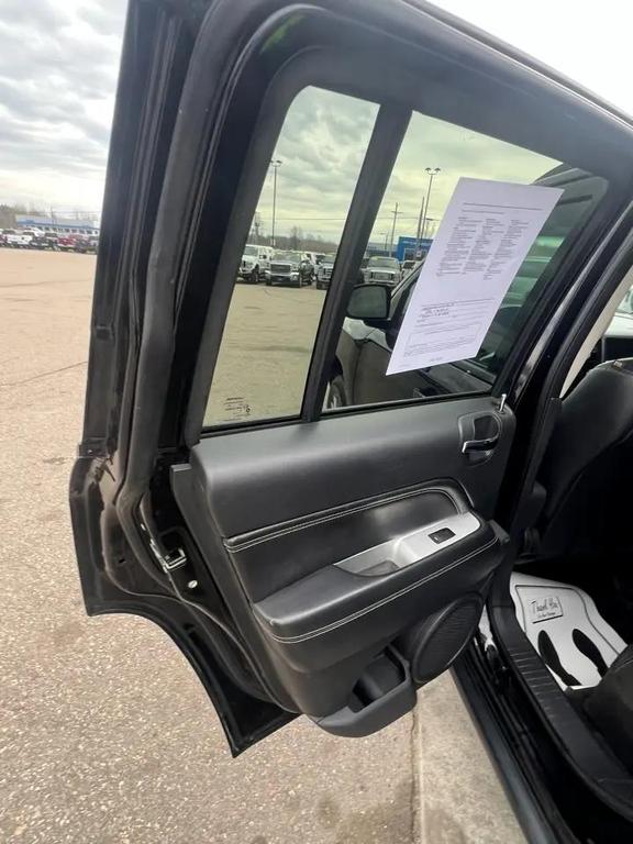 used 2015 Jeep Compass car, priced at $3,795