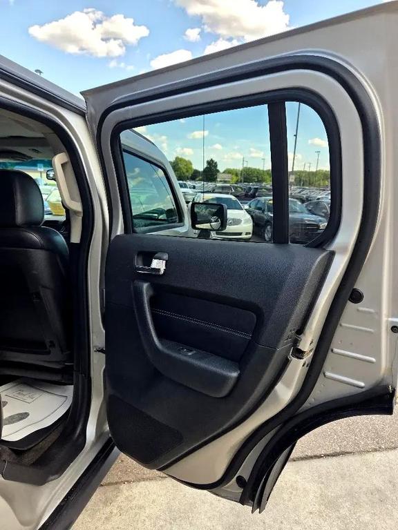 used 2008 Hummer H3 car, priced at $7,995
