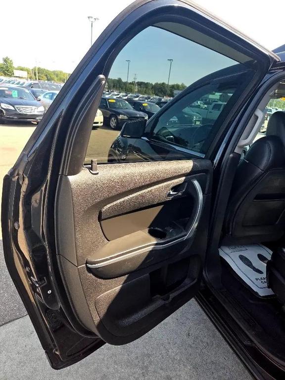 used 2010 GMC Acadia car, priced at $5,495