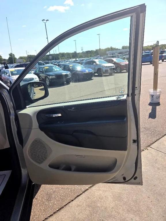 used 2015 Dodge Grand Caravan car, priced at $8,995
