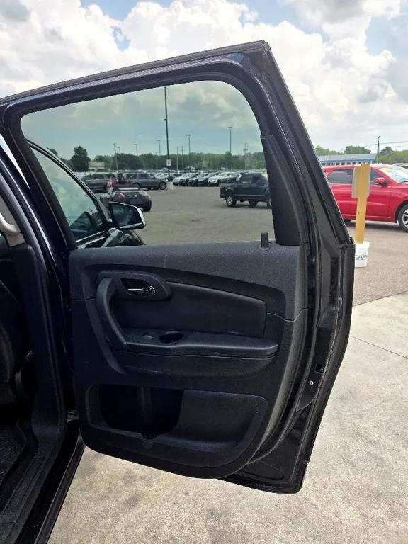 used 2012 Chevrolet Traverse car, priced at $3,995