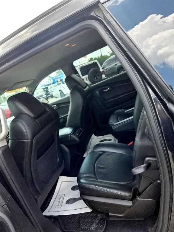 used 2012 Chevrolet Traverse car, priced at $3,995