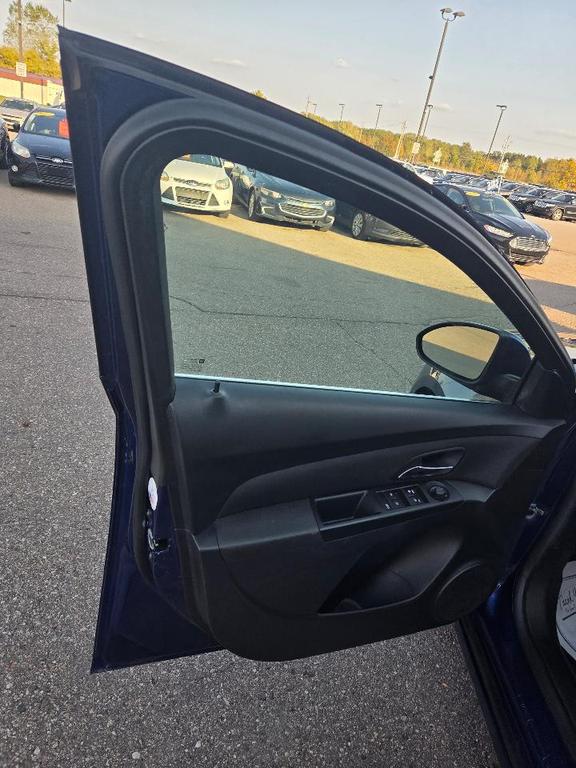 used 2013 Chevrolet Cruze car, priced at $3,995