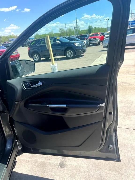 used 2017 Ford Escape car, priced at $5,495