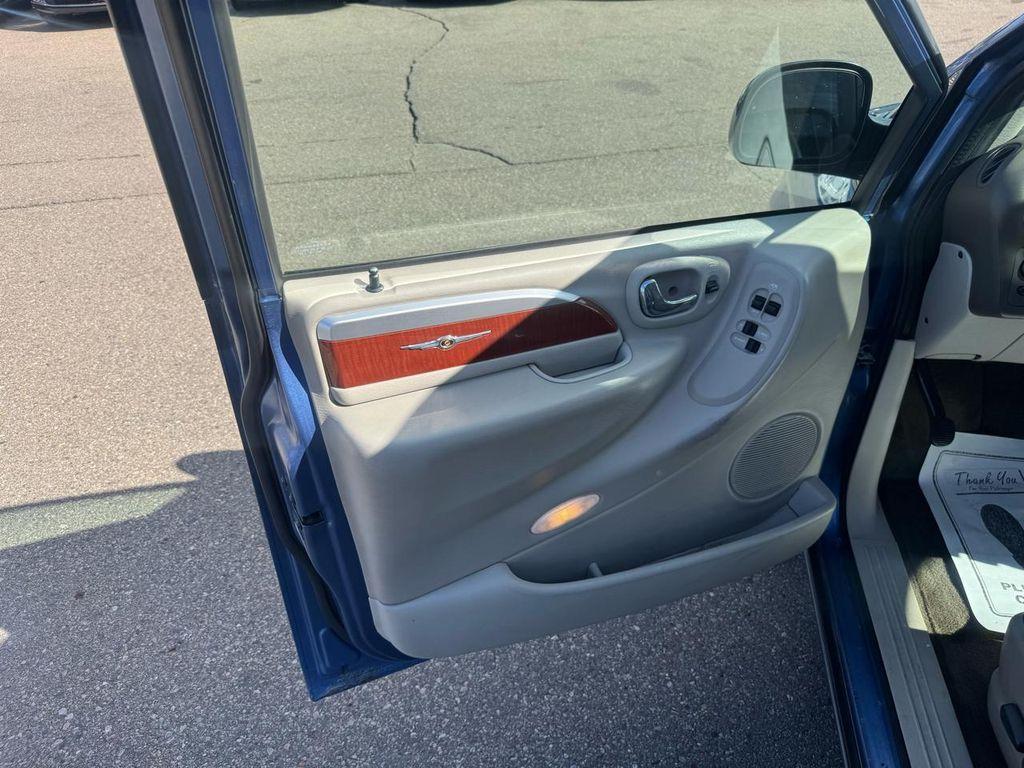 used 2007 Chrysler Town & Country car, priced at $2,795