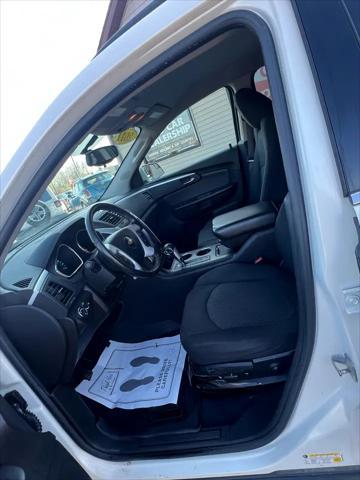 used 2011 Chevrolet Traverse car, priced at $3,495