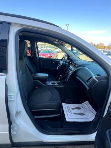 used 2011 Chevrolet Traverse car, priced at $3,495