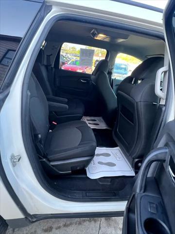 used 2011 Chevrolet Traverse car, priced at $3,495
