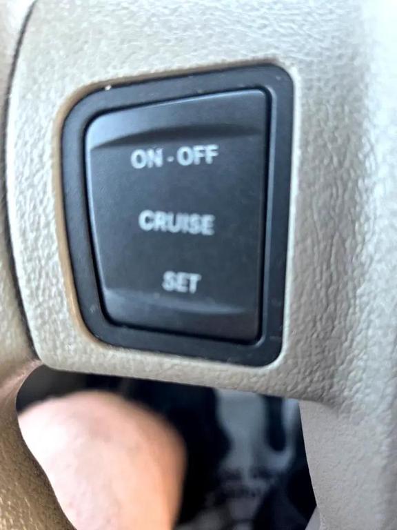 used 2006 Jeep Grand Cherokee car, priced at $4,495