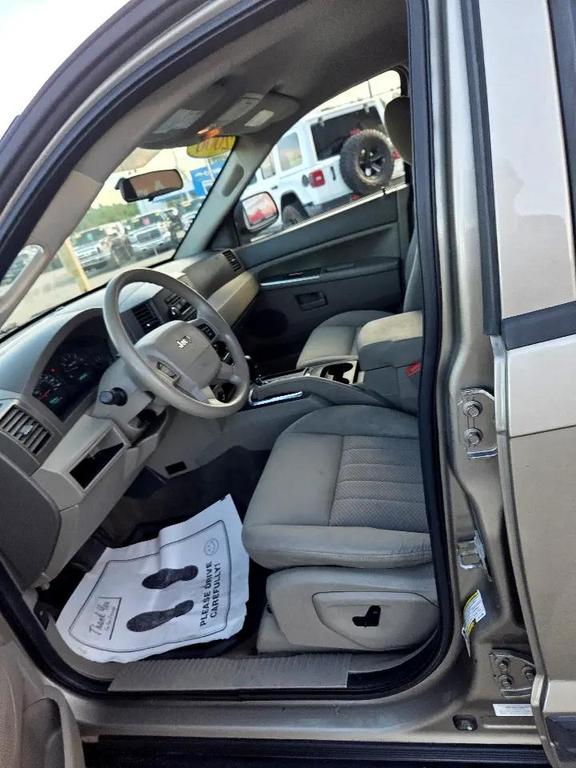 used 2006 Jeep Grand Cherokee car, priced at $4,495