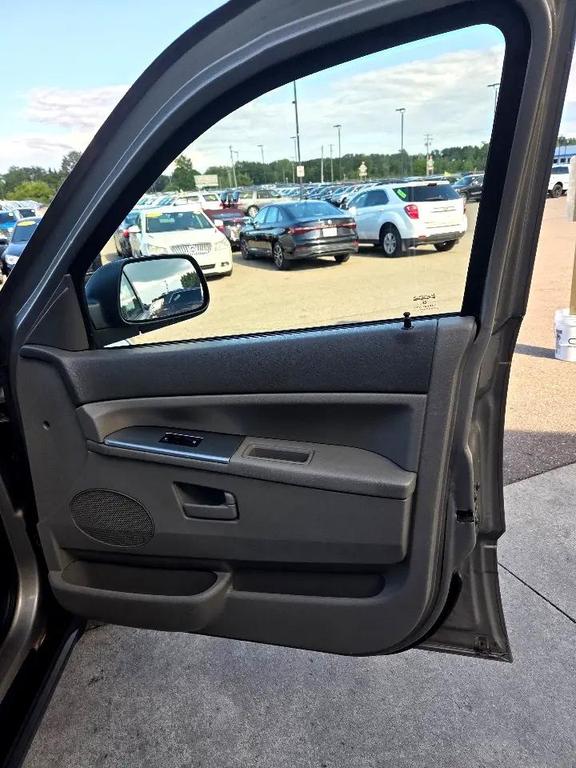 used 2006 Jeep Grand Cherokee car, priced at $4,495