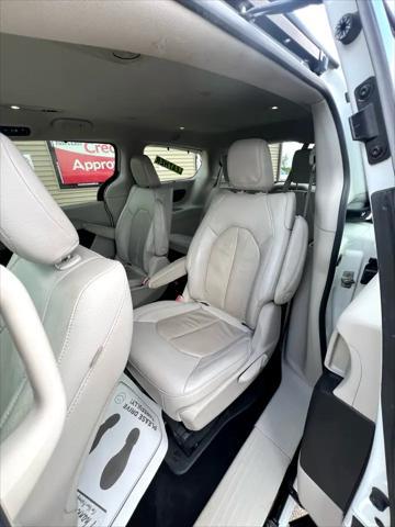 used 2021 Chrysler Pacifica Hybrid car, priced at $15,995