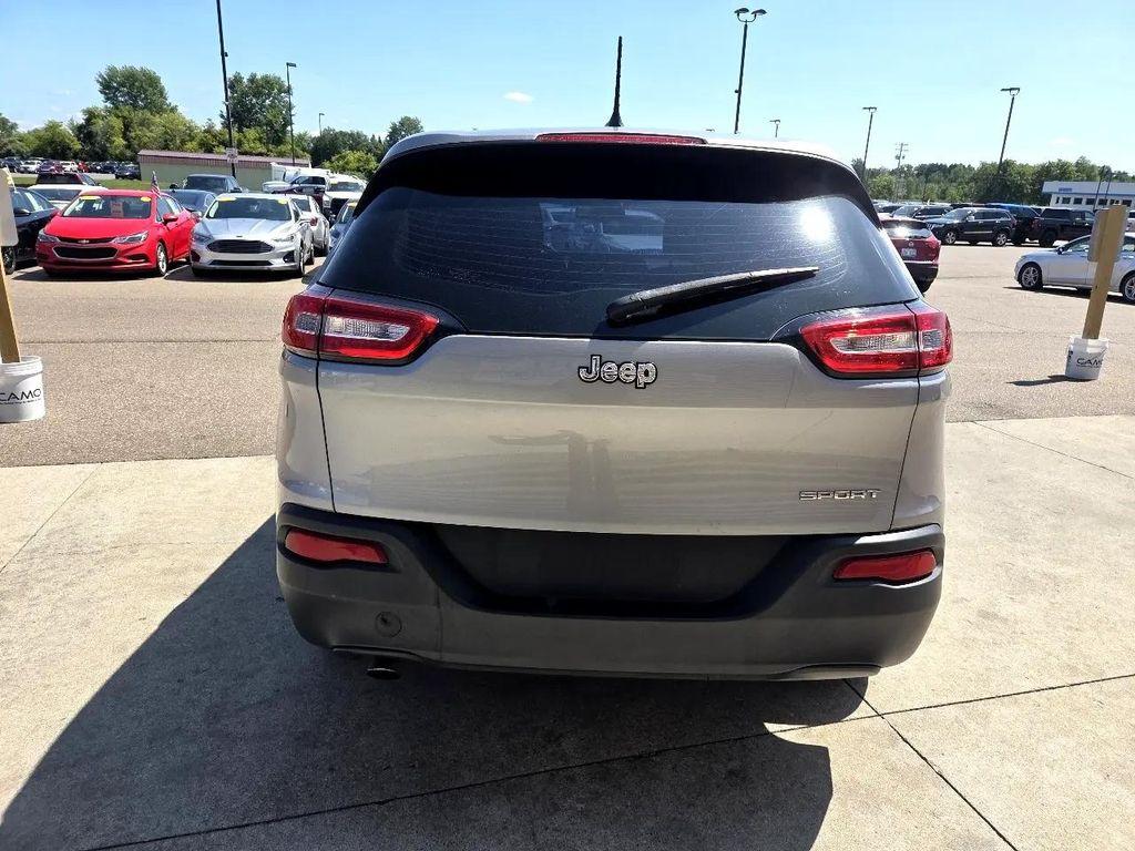 used 2014 Jeep Cherokee car, priced at $5,495
