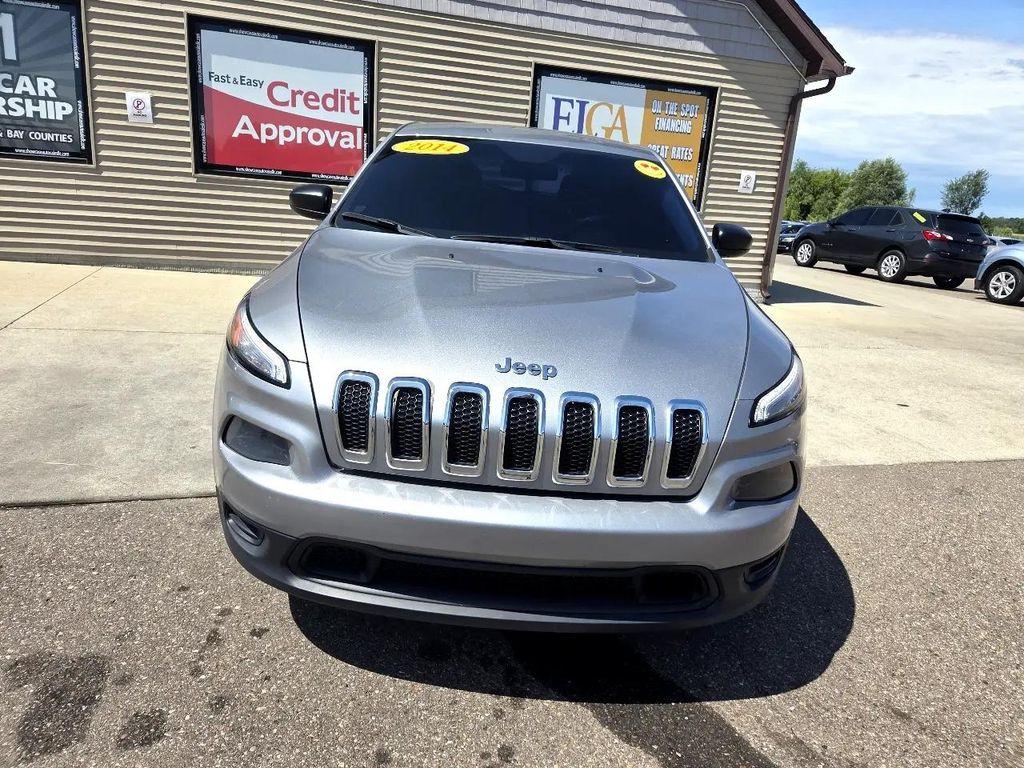 used 2014 Jeep Cherokee car, priced at $5,495