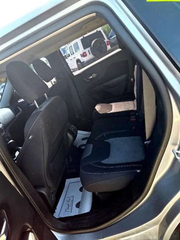 used 2014 Jeep Cherokee car, priced at $5,495