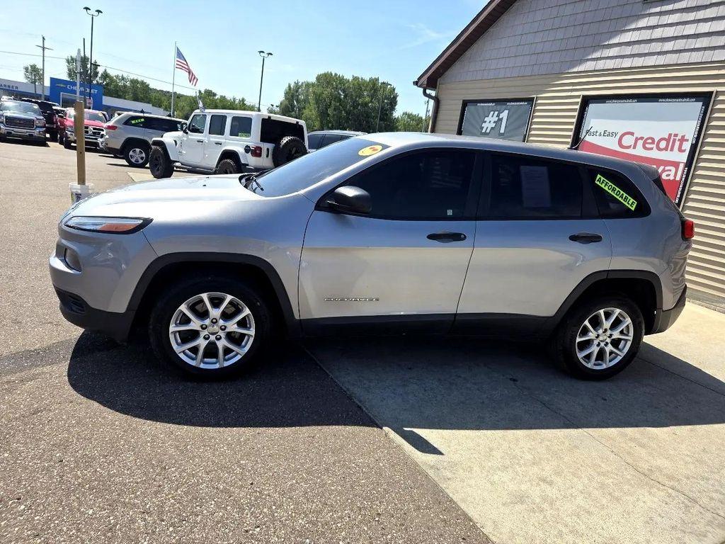 used 2014 Jeep Cherokee car, priced at $5,495