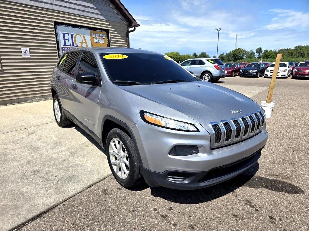 used 2014 Jeep Cherokee car, priced at $5,495