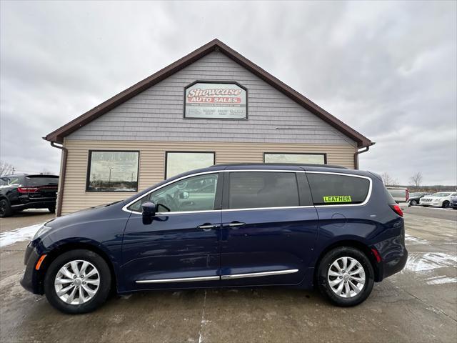 used 2017 Chrysler Pacifica car, priced at $9,995