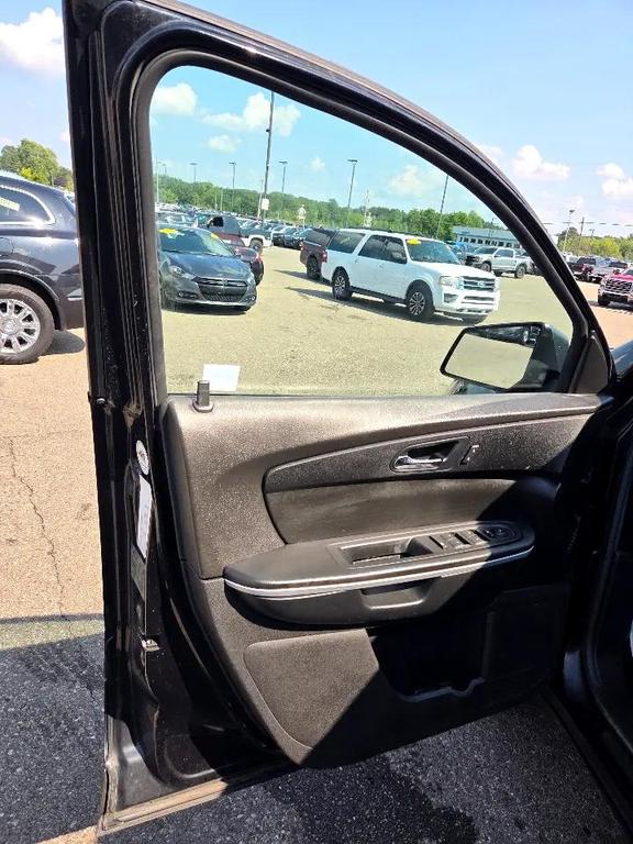 used 2011 GMC Acadia car, priced at $5,995