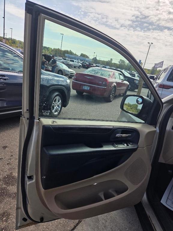 used 2015 Dodge Grand Caravan car, priced at $3,495