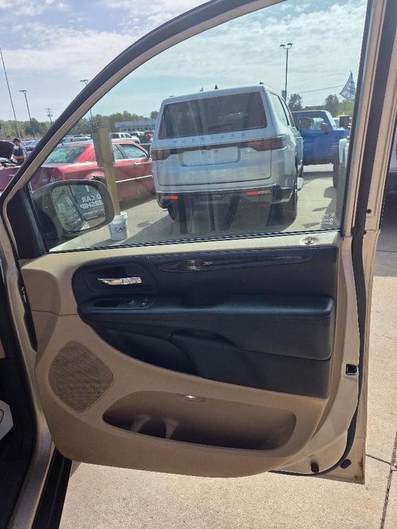 used 2015 Dodge Grand Caravan car, priced at $3,495