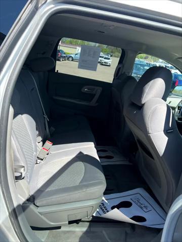 used 2011 Chevrolet Traverse car, priced at $3,995