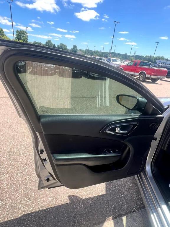 used 2015 Chrysler 200 car, priced at $4,495