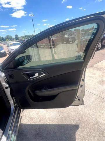 used 2015 Chrysler 200 car, priced at $4,995