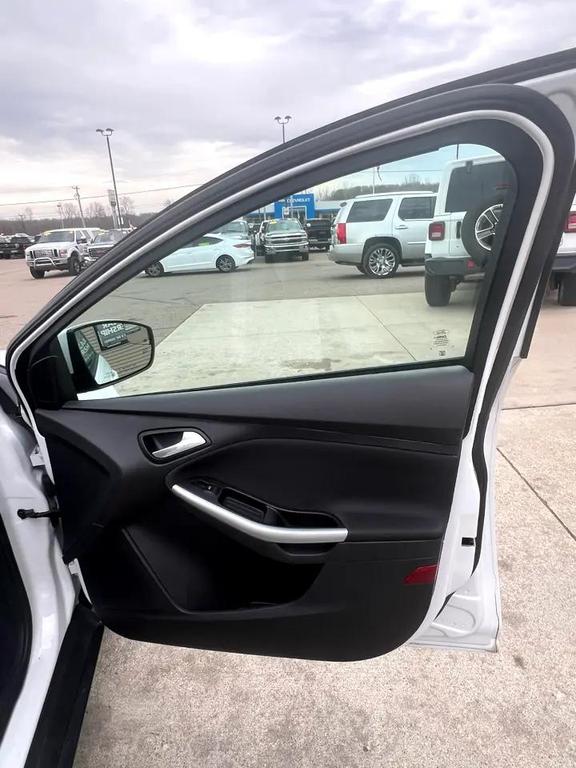 used 2014 Ford Focus car, priced at $3,995