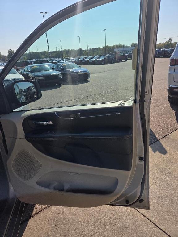 used 2013 Chrysler Town & Country car, priced at $3,995