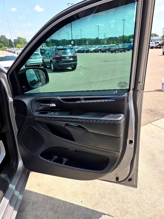 used 2015 Dodge Grand Caravan car, priced at $4,495