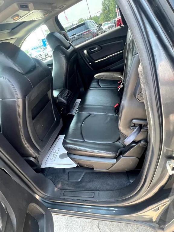 used 2012 Chevrolet Traverse car, priced at $3,995