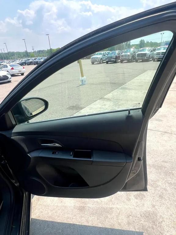 used 2015 Chevrolet Cruze car, priced at $4,495