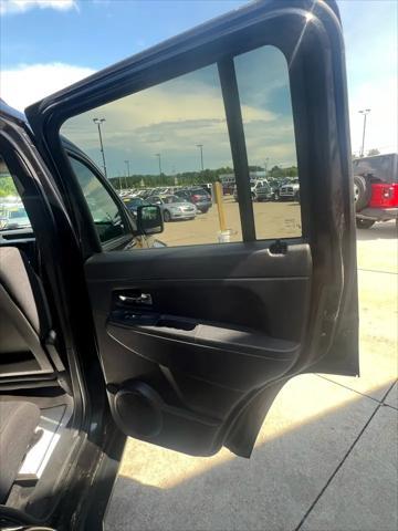 used 2010 Jeep Liberty car, priced at $3,495