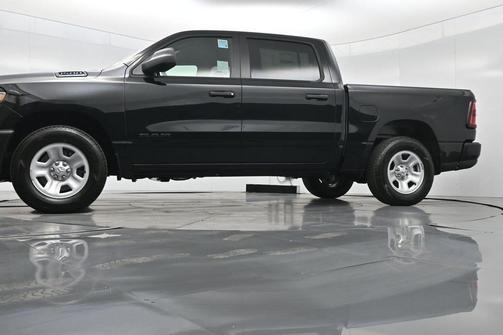 new 2025 Ram 1500 car, priced at $39,405