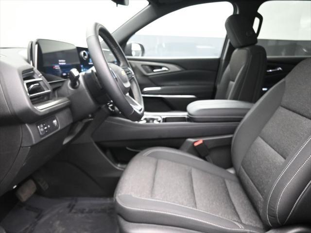 used 2025 Chevrolet Traverse car, priced at $37,195