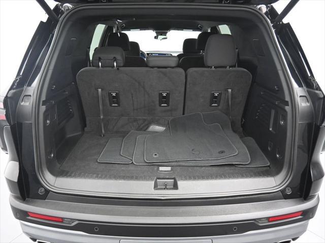 used 2025 Chevrolet Traverse car, priced at $37,195