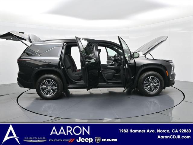 used 2025 Chevrolet Traverse car, priced at $37,195