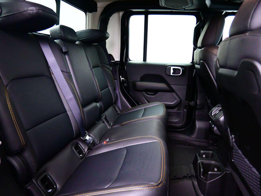 new 2025 Jeep Gladiator car, priced at $43,590