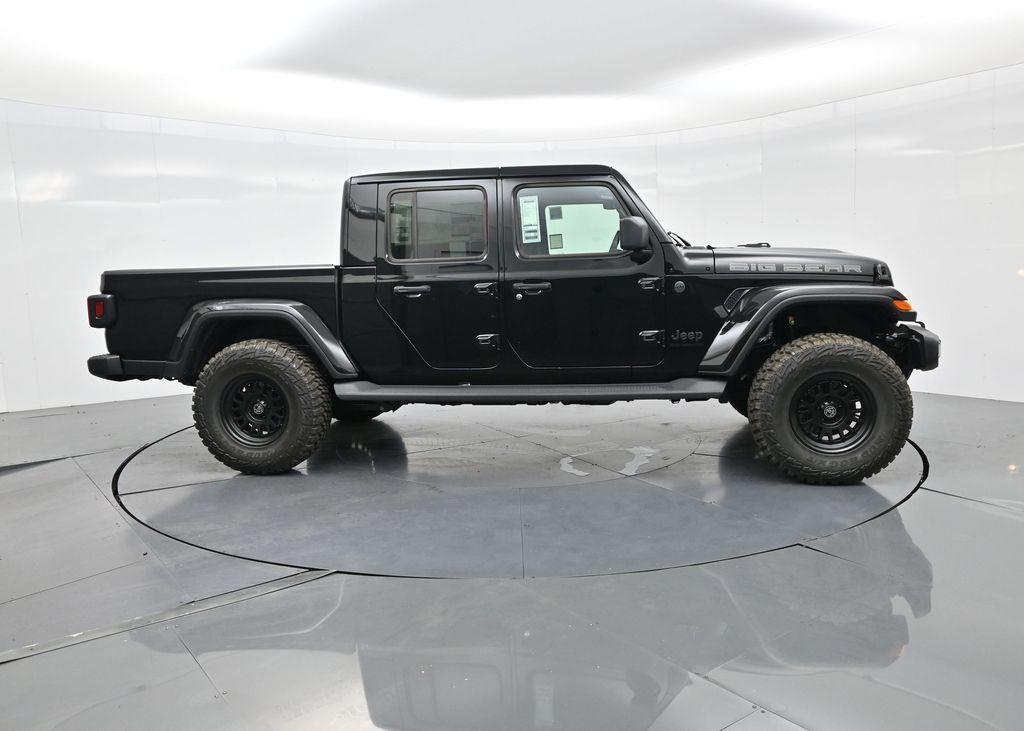 new 2025 Jeep Gladiator car, priced at $41,650