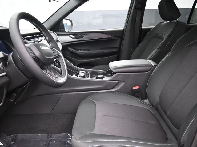 new 2025 Jeep Grand Cherokee car, priced at $32,875