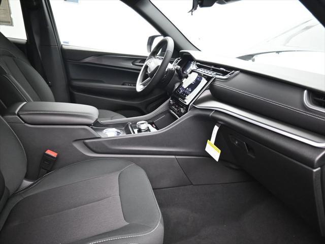 new 2025 Jeep Grand Cherokee car, priced at $32,875